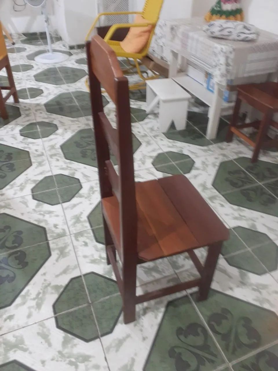 Cadeiras de madeira novas  - Foto 3