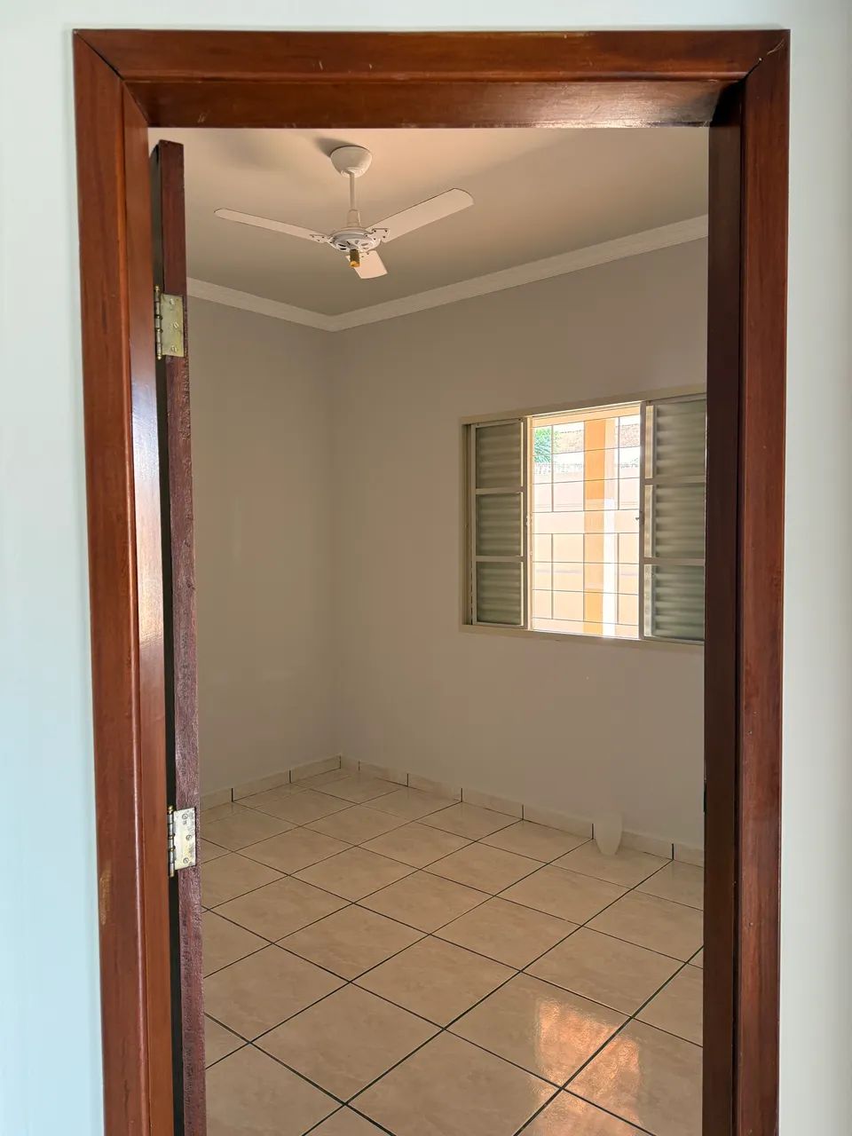 Vendo casa na região central de Paranavaí  - Foto 5