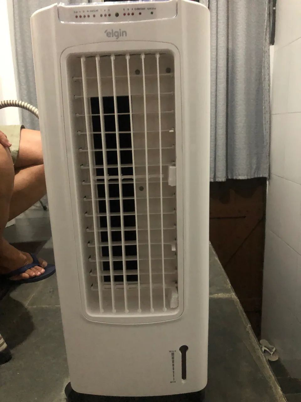 Climatizador portátil Elgin seminovo 