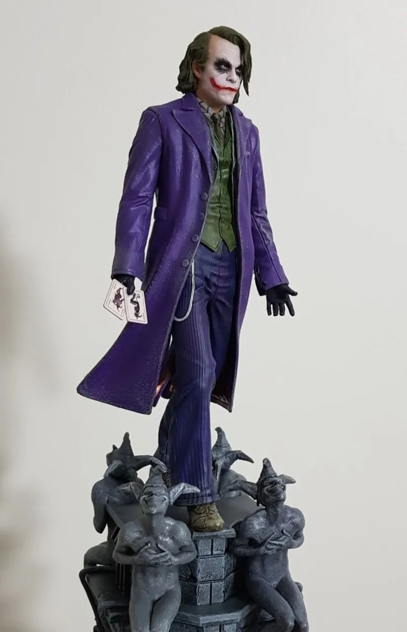 The Joker Deluxe - Coringa The Dark Knight Iron Studios - Foto 5