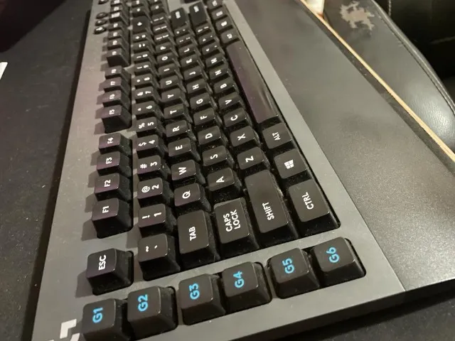 Teclado gamer Logitech G613