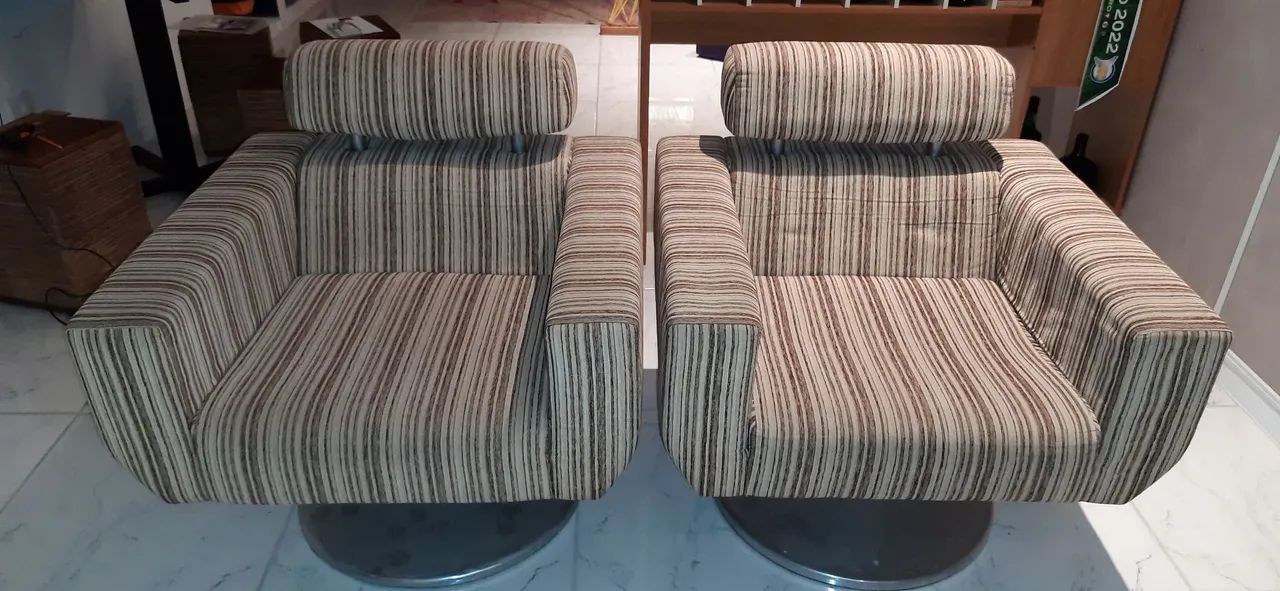 Par de poltronas giratórias