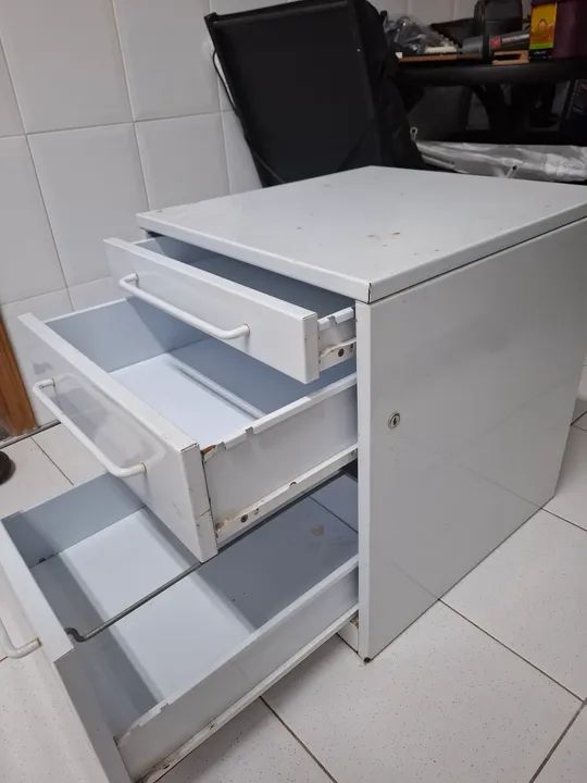 Gaveteiro de aço 3 gavetas com chave - Foto 3