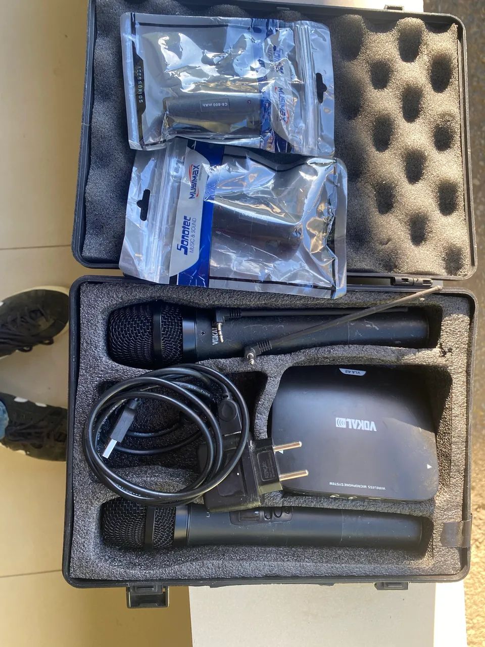 2 microfones sem fio. Marca Vokal acompanha caixa. - Foto 3