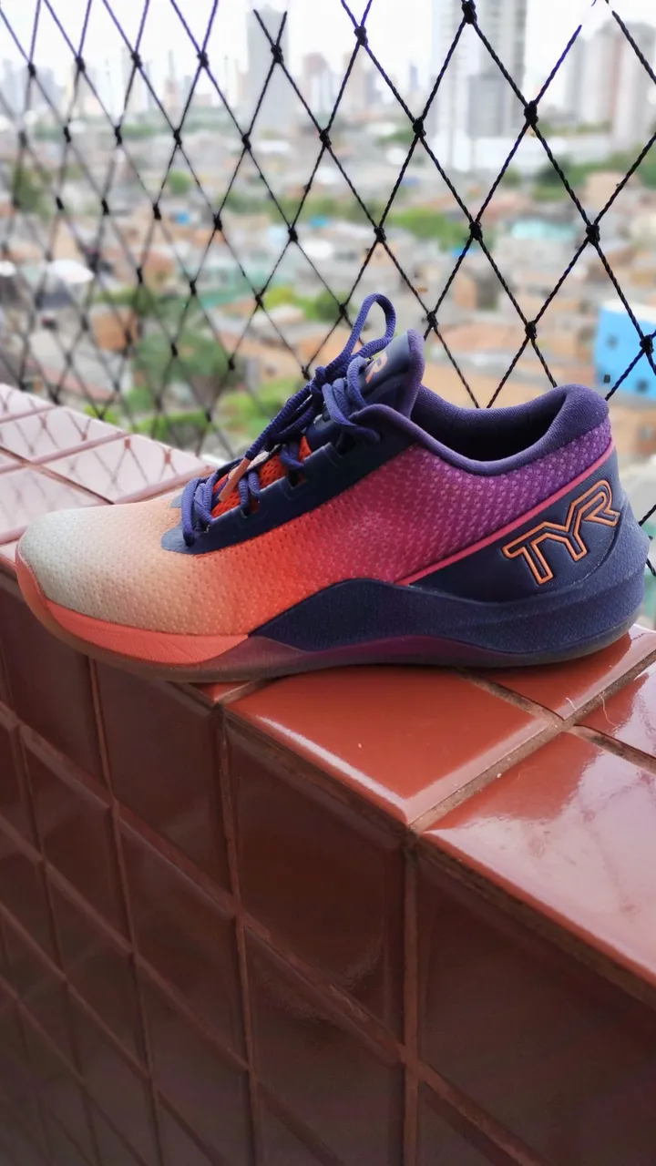 Tênis Esportivo TYR - Conforto e Performance