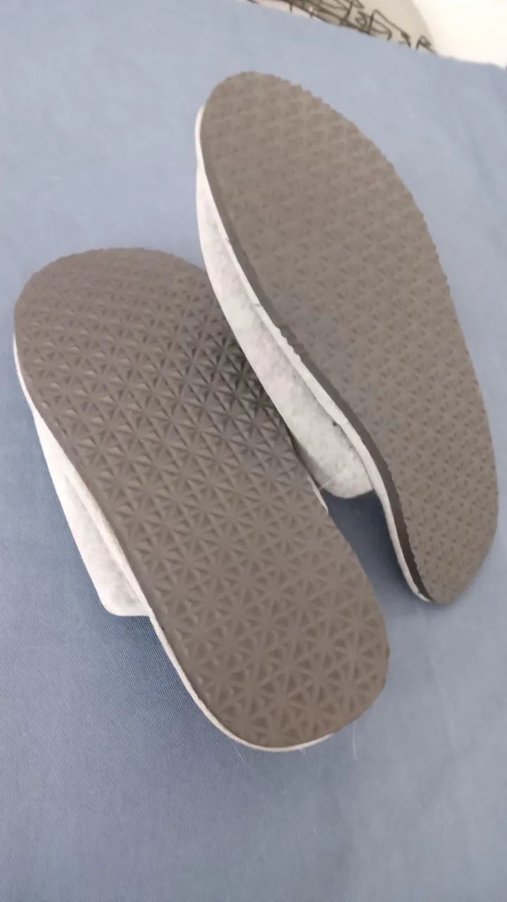 Chinelo  ou  pantufas acolchoado quentinho  - Foto 2