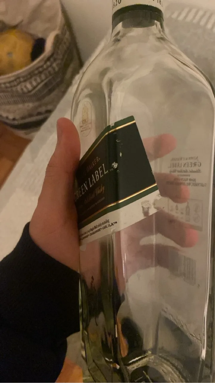Garrafa de Whisky Johnnie Walker Green Label Vazia