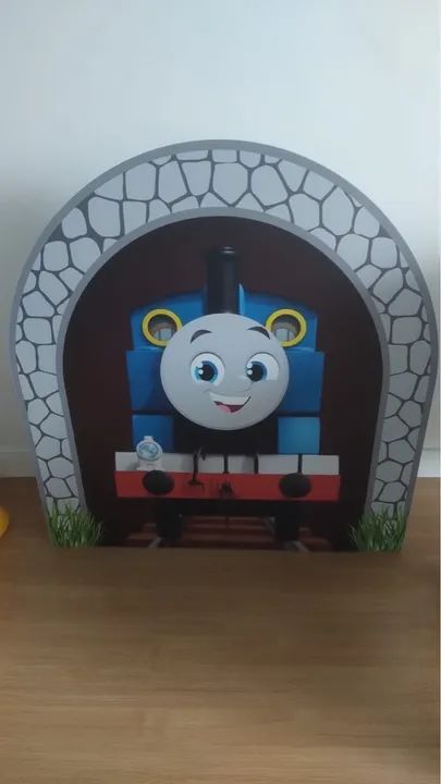 Placa/Totem Thomas e seus amigos