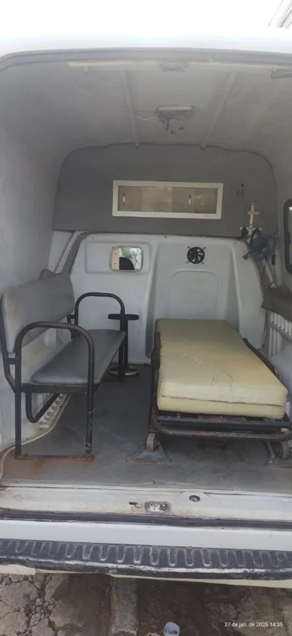 Ambulância Montana em dia  - Foto 2