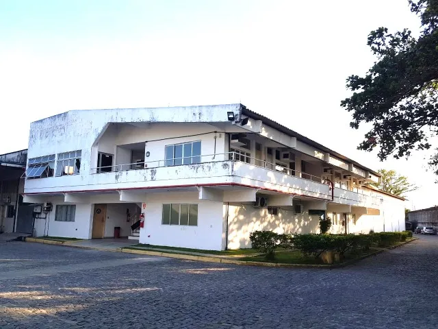 SALA COM 270m²