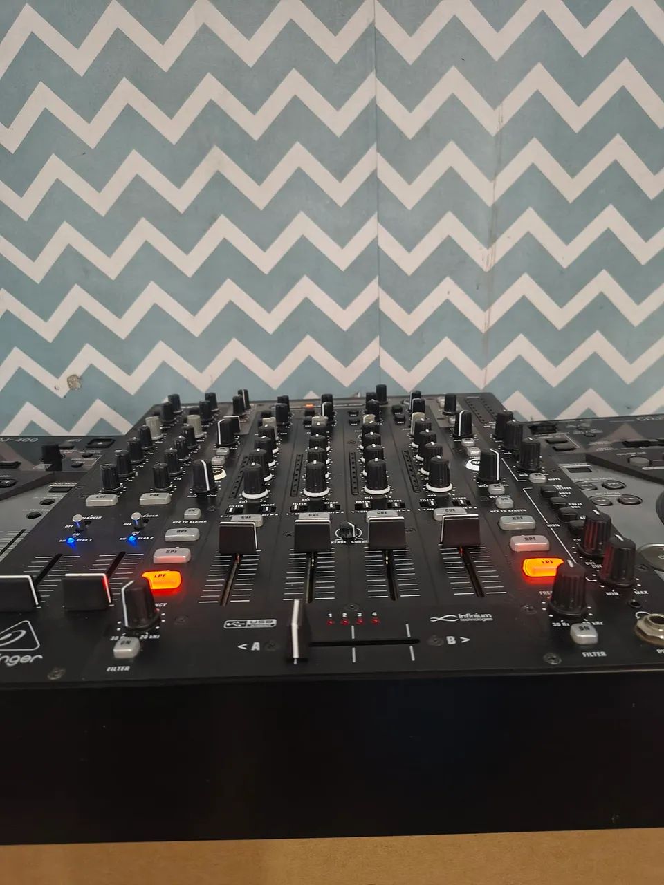 Behringer NOX606 Mixer64312835668993122