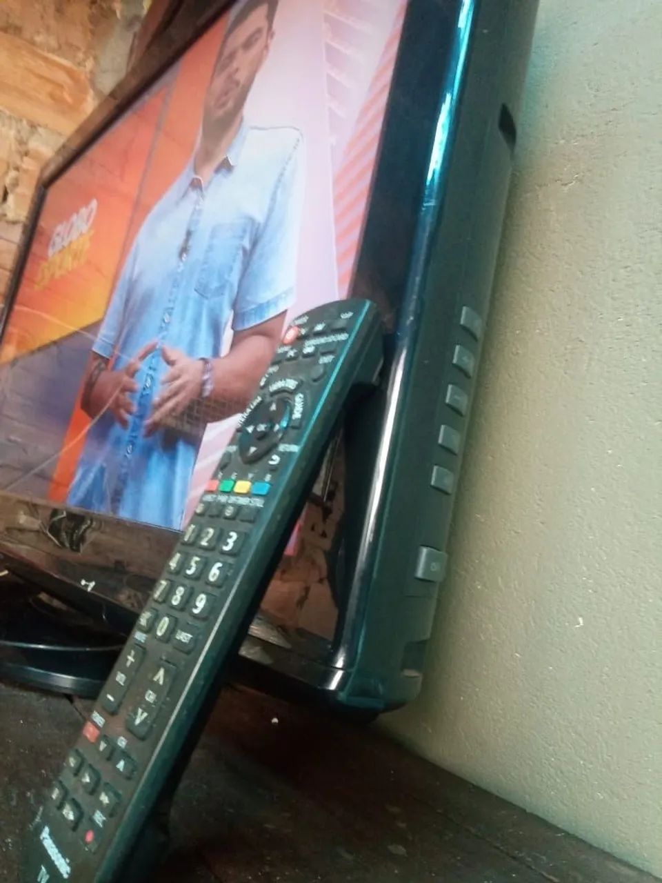 R$550 TV Panasonic 32" - Foto 2