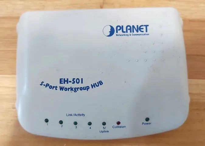 Hub EH-501 Planet 5 Port Workgroup Hub de Rede [usado]