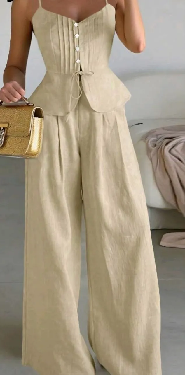 Conjunto de Calça e Top Bege Elegante