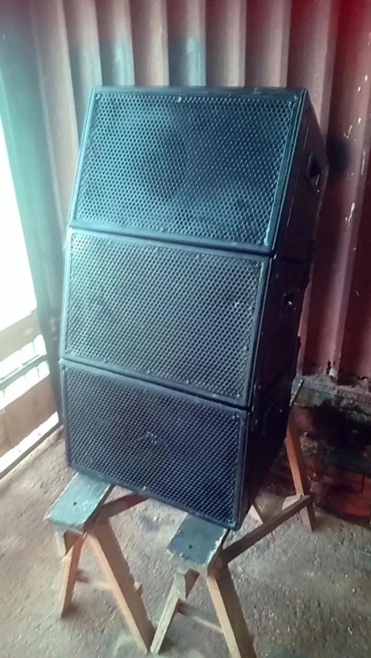 Vendo Caixas Line 8x1 alto falante de 8  - Foto 6