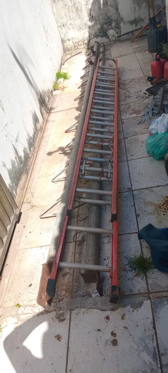 Escadas de duplas em boas condições