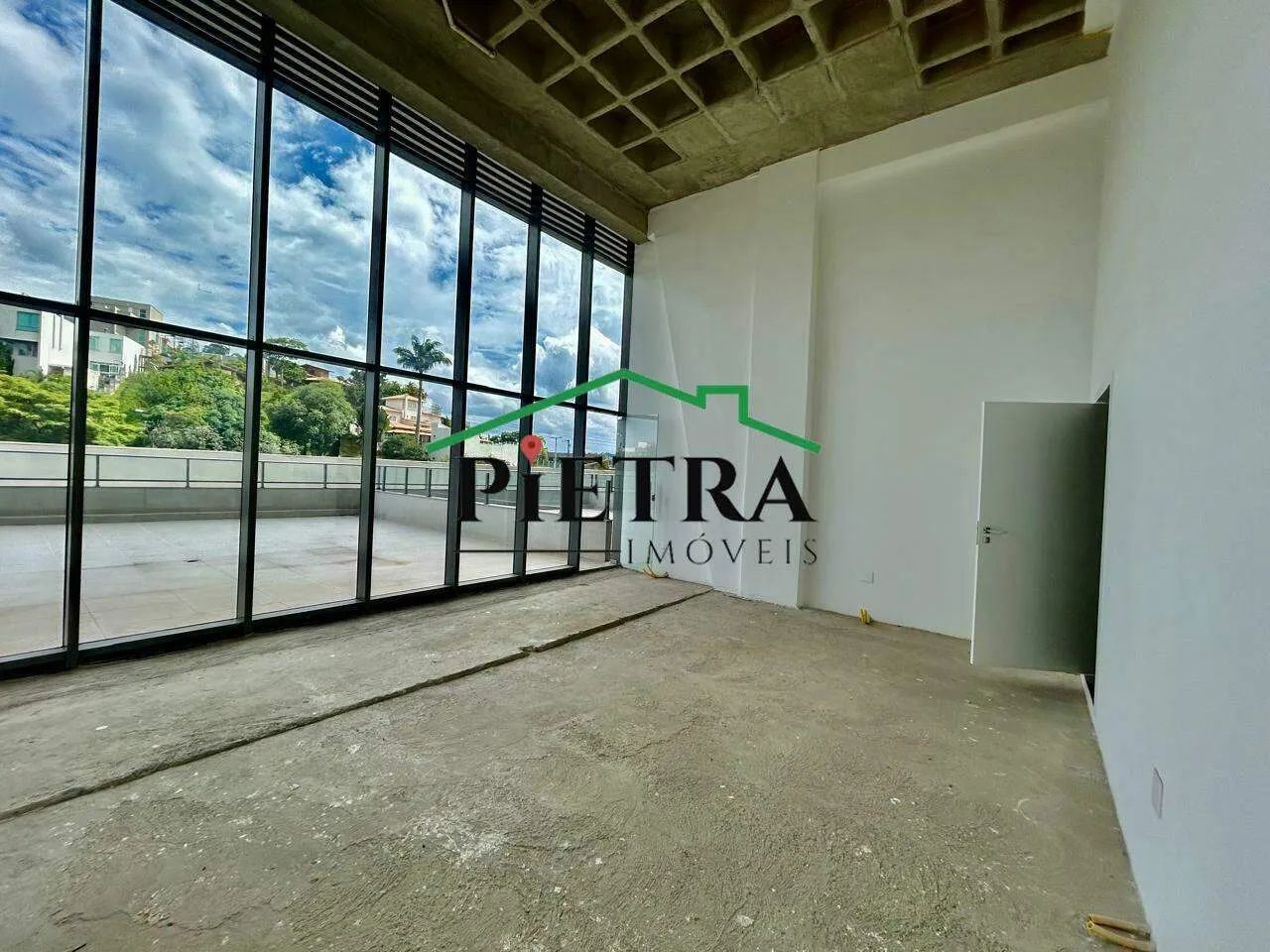 Sala ampla e excelente localização - Foto 5