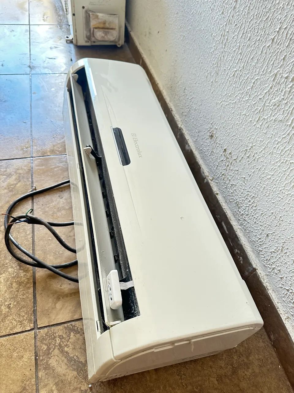 Ar condicionado 12mil Btus - Em perfeitas condições de uso, condensadora com base oxidada - Foto 6