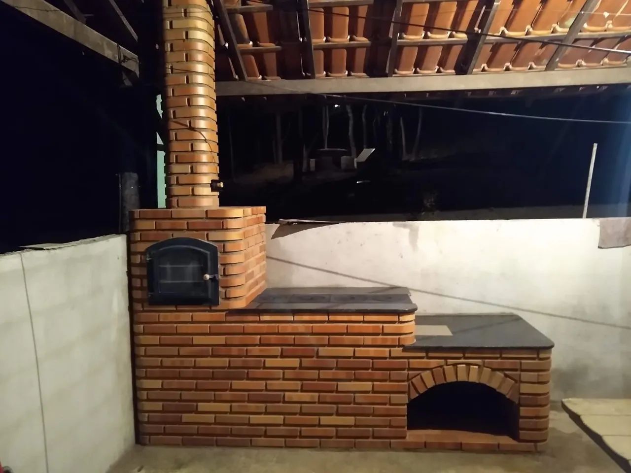 Fogão a lenha e churrasqueira de tijolinho  - Foto 2