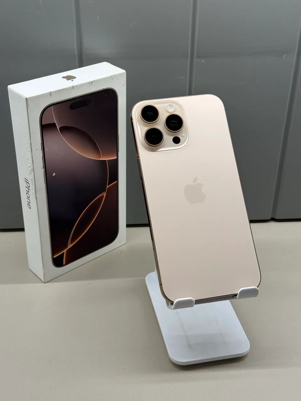 iPhone 16 pro Max 256gb Desert Bateria 100% Semi Novo | Loja