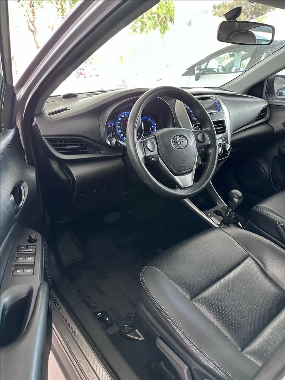 TOYOTA YARIS 1.5 16V Sedan XL - Foto 4