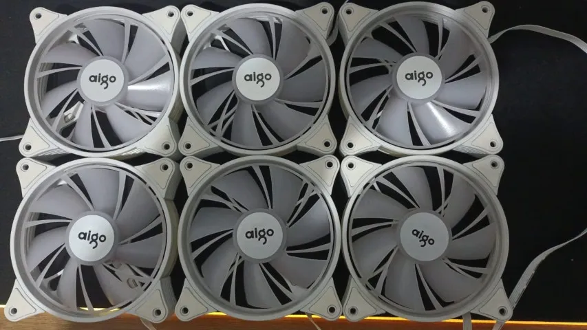 Kit com 6 ventoinhas Aigo AR12 de 6 pinos brancas