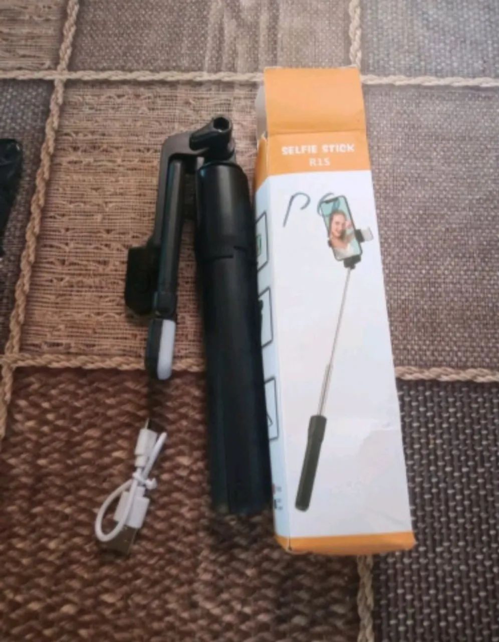 Bastão pau selfie retrátil Bluetooth para celular  - Foto 4