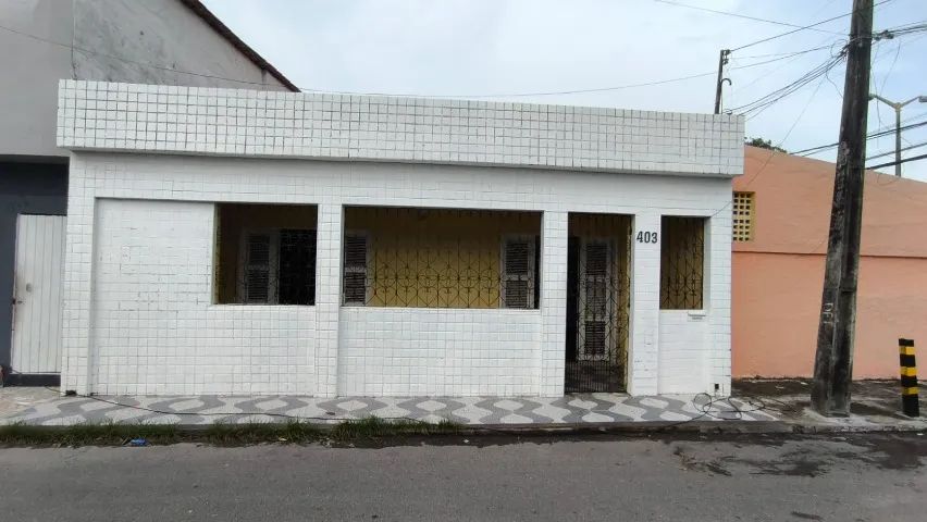 CASA PLANA NA CIDADE 2000 - 2 CASAS EM 1. TIPO C 