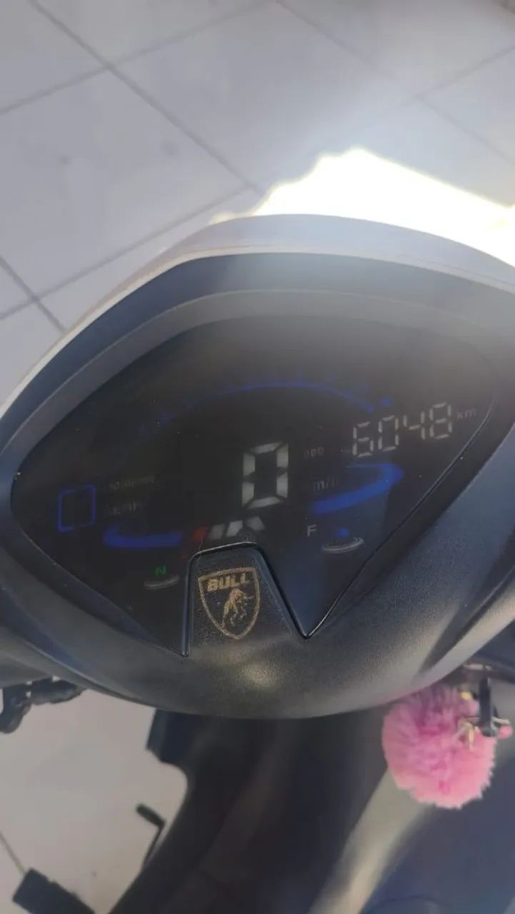 Vendo moto Bull 