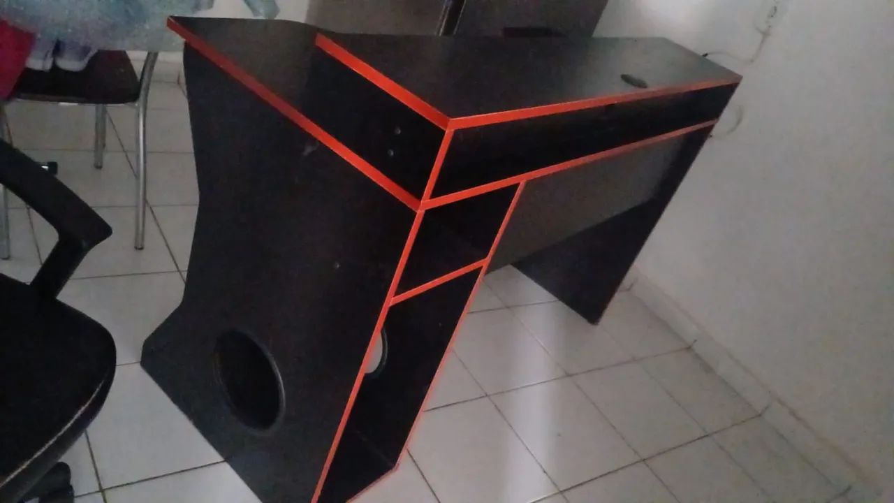 Mesa Gamer / Setup - Design Moderno e Robusto