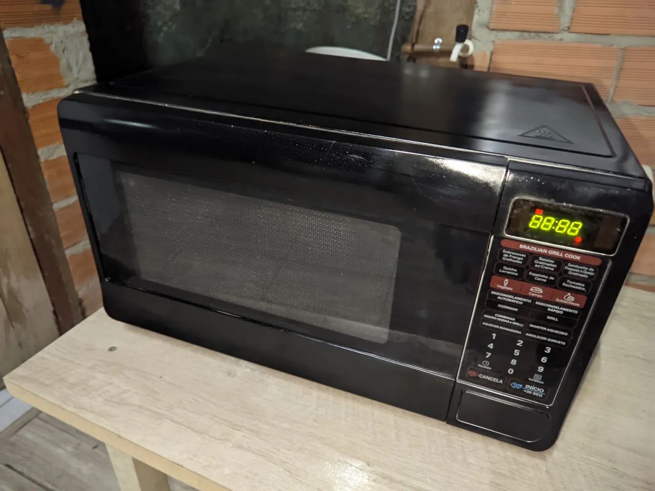 Microondas LG 30L funcionando perfeitamente.