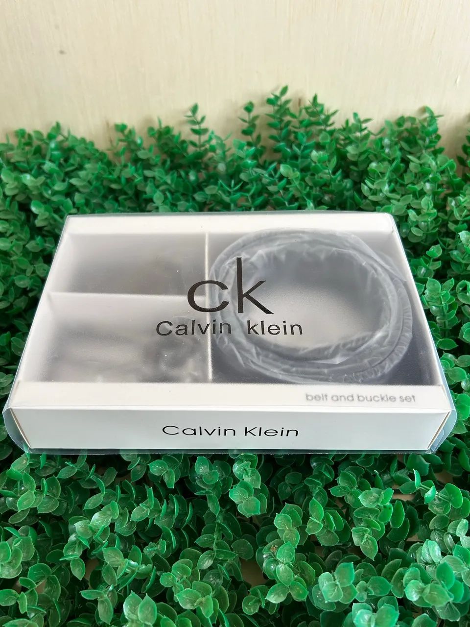 Cinto de couro Calvin Klein duas opções de fivela 
