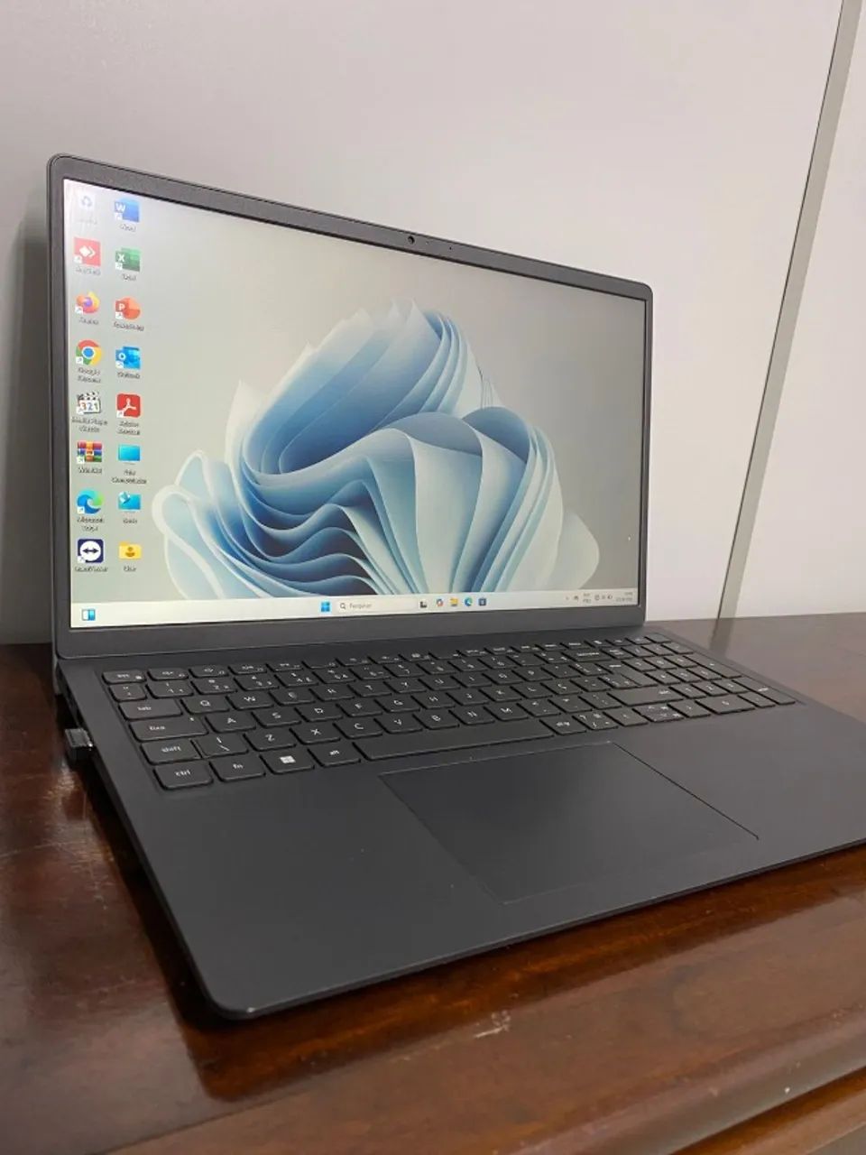 Notebook Dell Vostro 153510 8GB I7 11ª