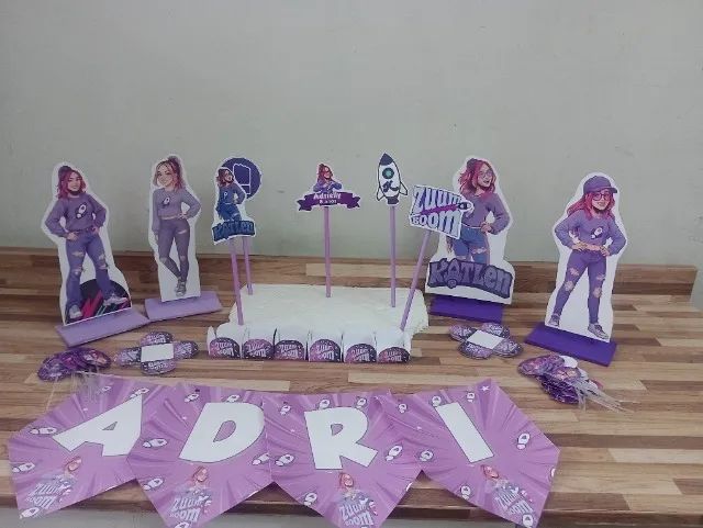 Kit decoração docinho tema: Ketlen