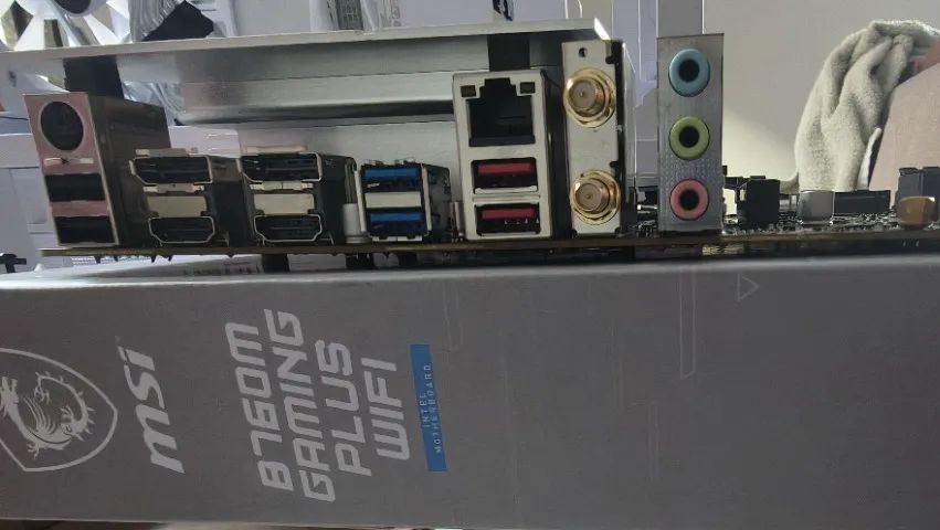 Kit MSi B760M Gaming Plus WiFi + Intel Core i5 12600kf - Foto 2