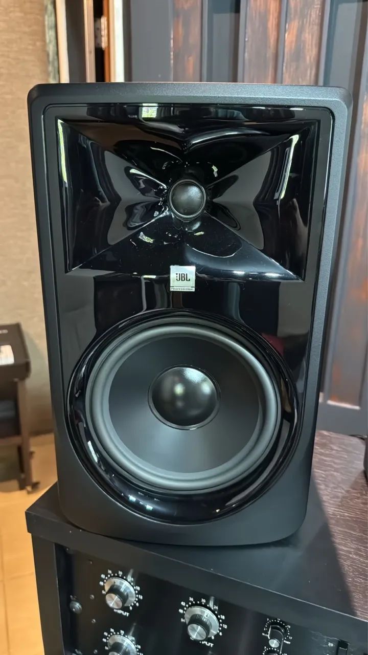 Monitor de referência JBL com Subwoofer 
