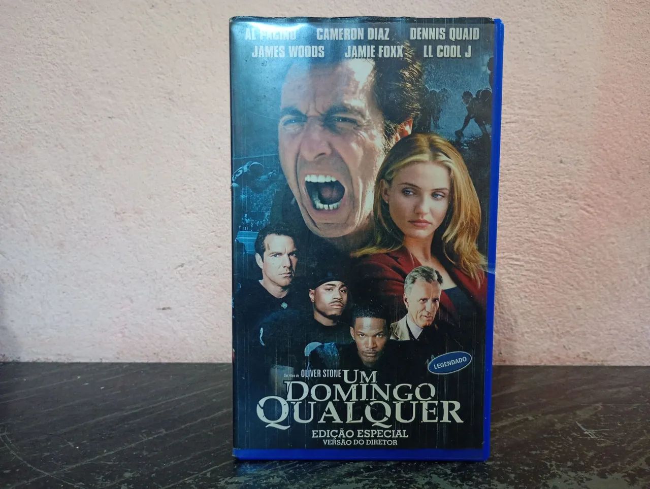 VHS - UM DOMINGO QUALQUER (LEGENDADO) - DVD, Blu-Ray e Vídeo