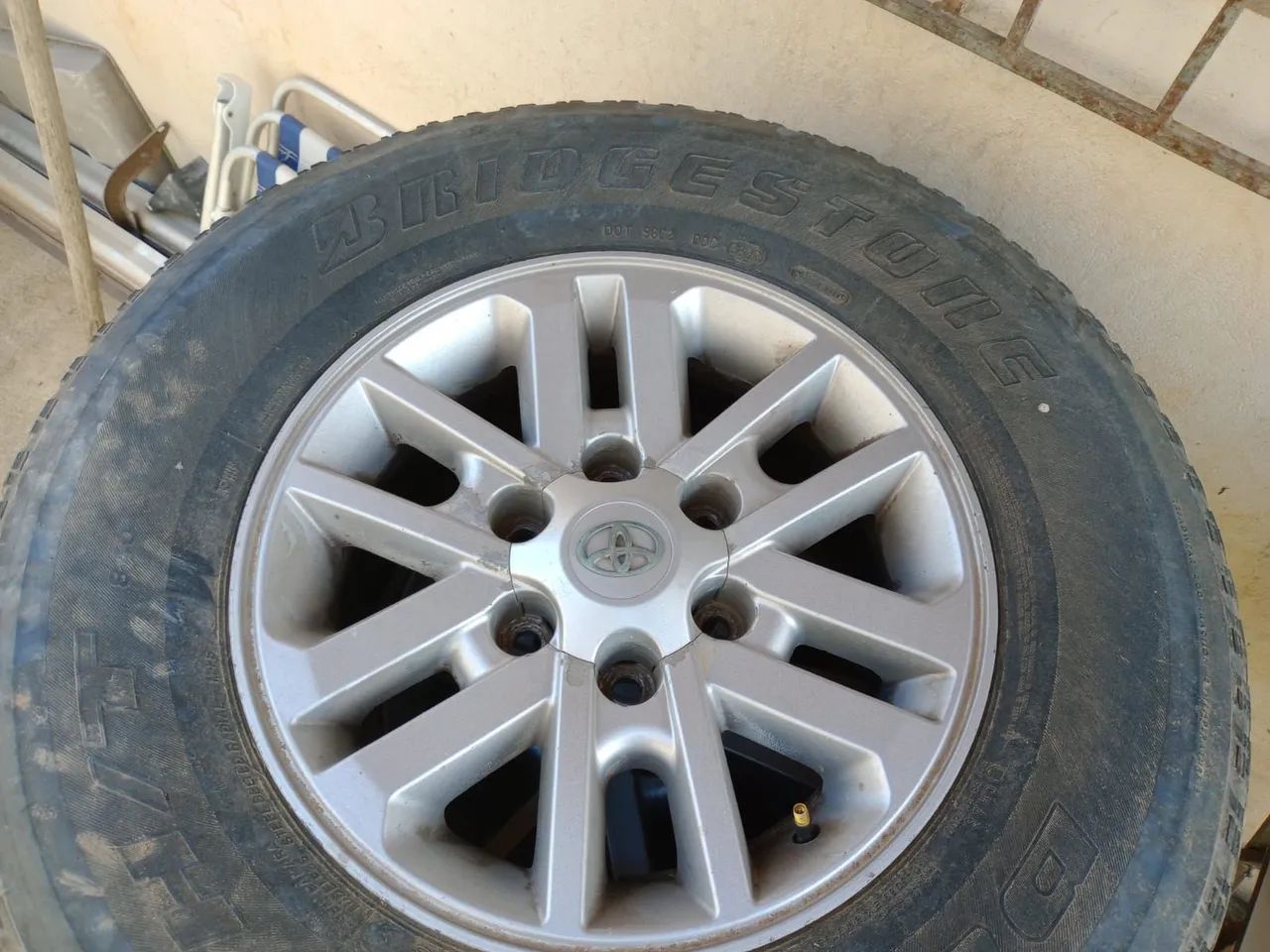 Rodas original Hillux 16