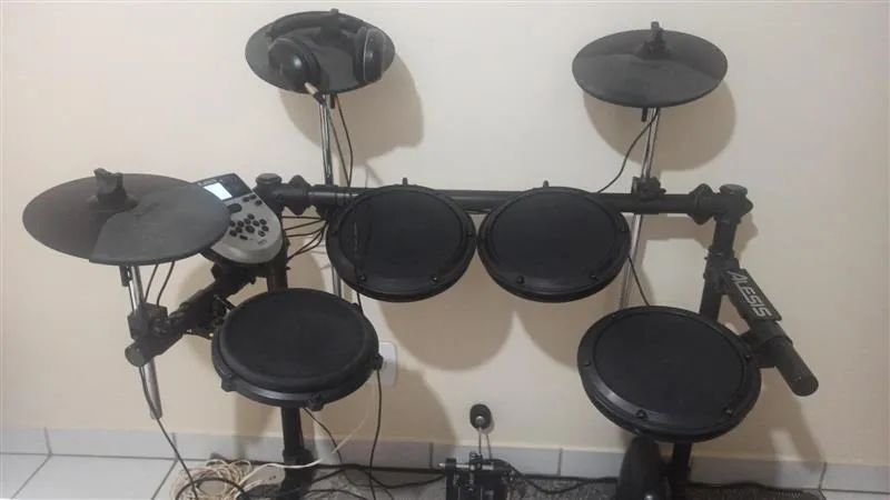 Bateria Eletrônica Alesis DM7X