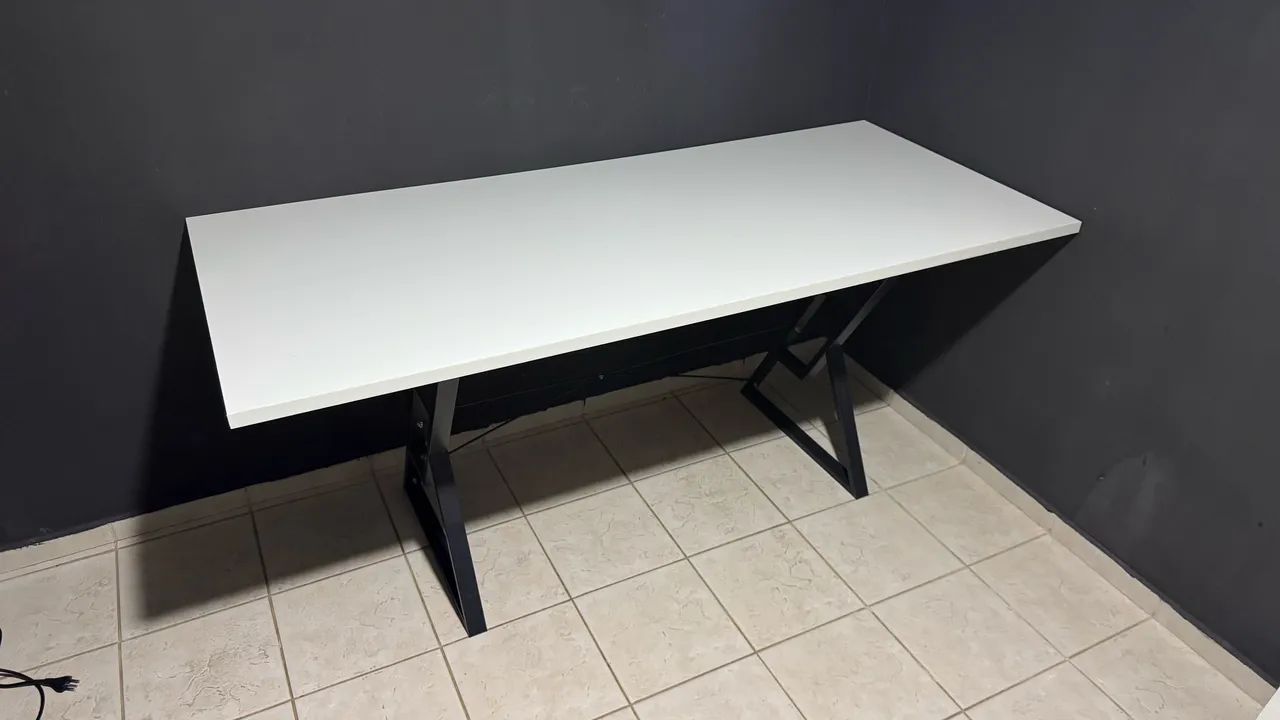 Mesa nova 175x 75CM branca 
