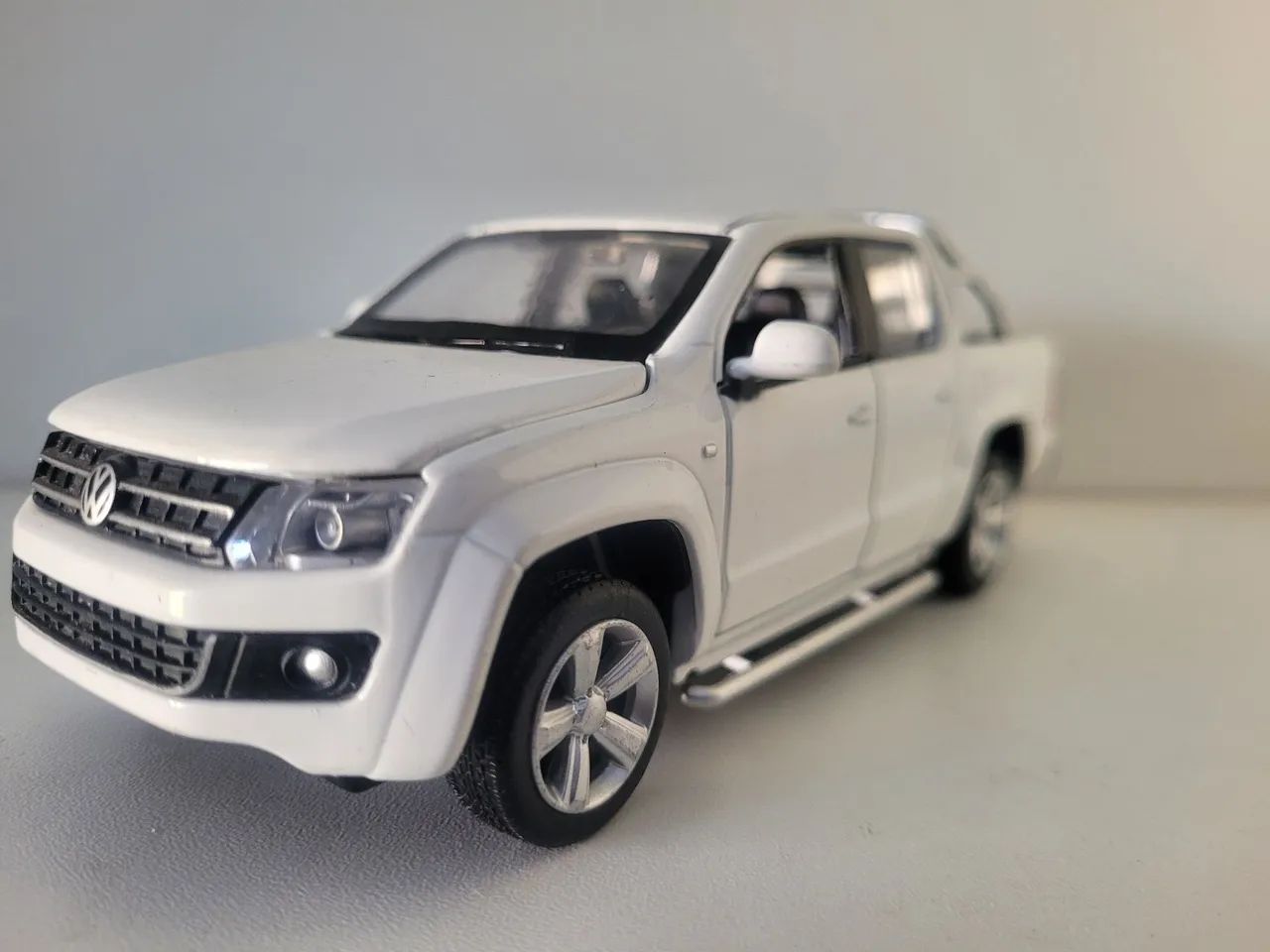 Miniatura Amarok 1/26 - Foto 2