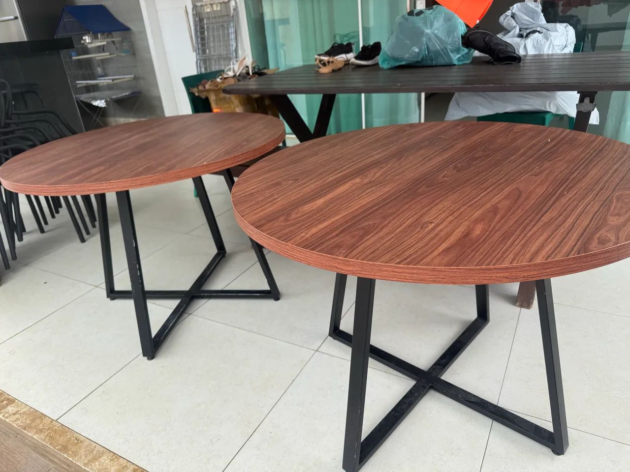 Conjunto de 2 mesas e 6 cadeiras - Foto 2