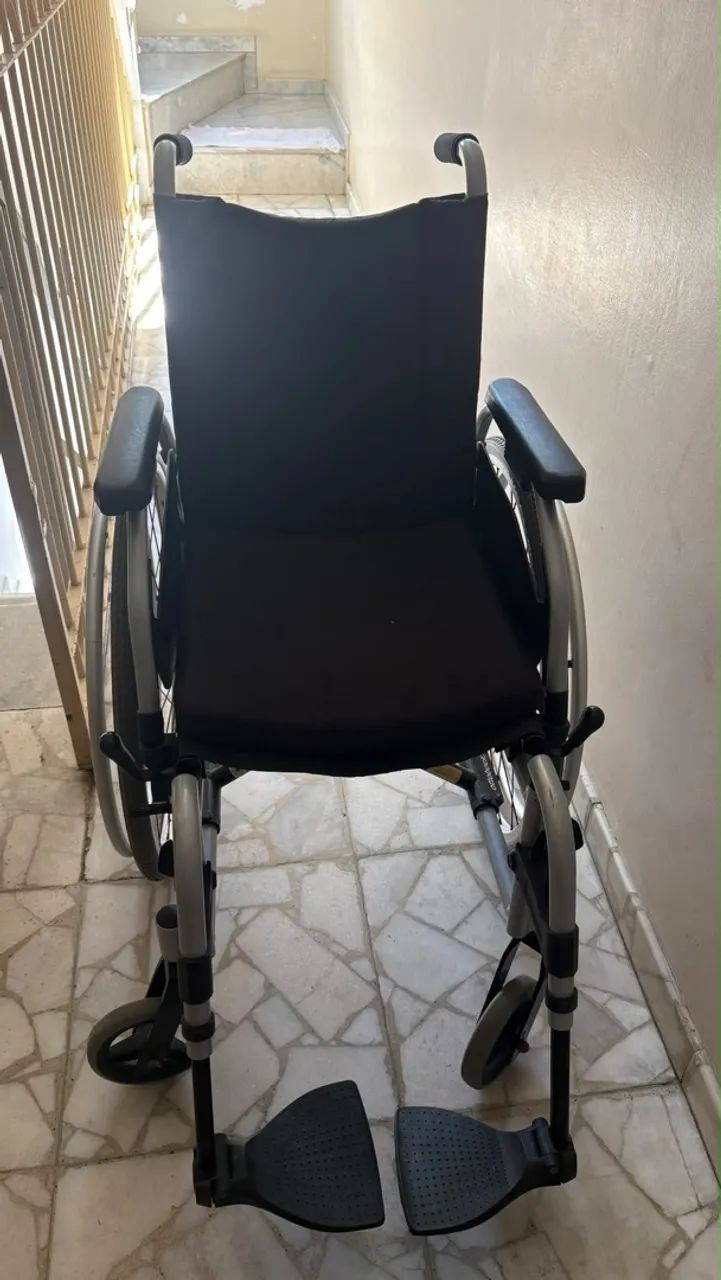 Cadeira de rodas - Foto 2