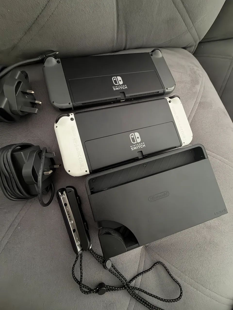 Nintendo Switch OLED x2 + Joy-Cons + Acessórios - Foto 2