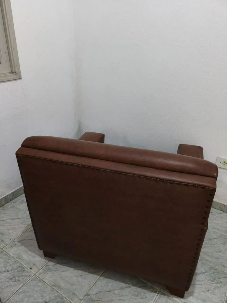 Poltrona em couro ótimo estado  - Foto 4