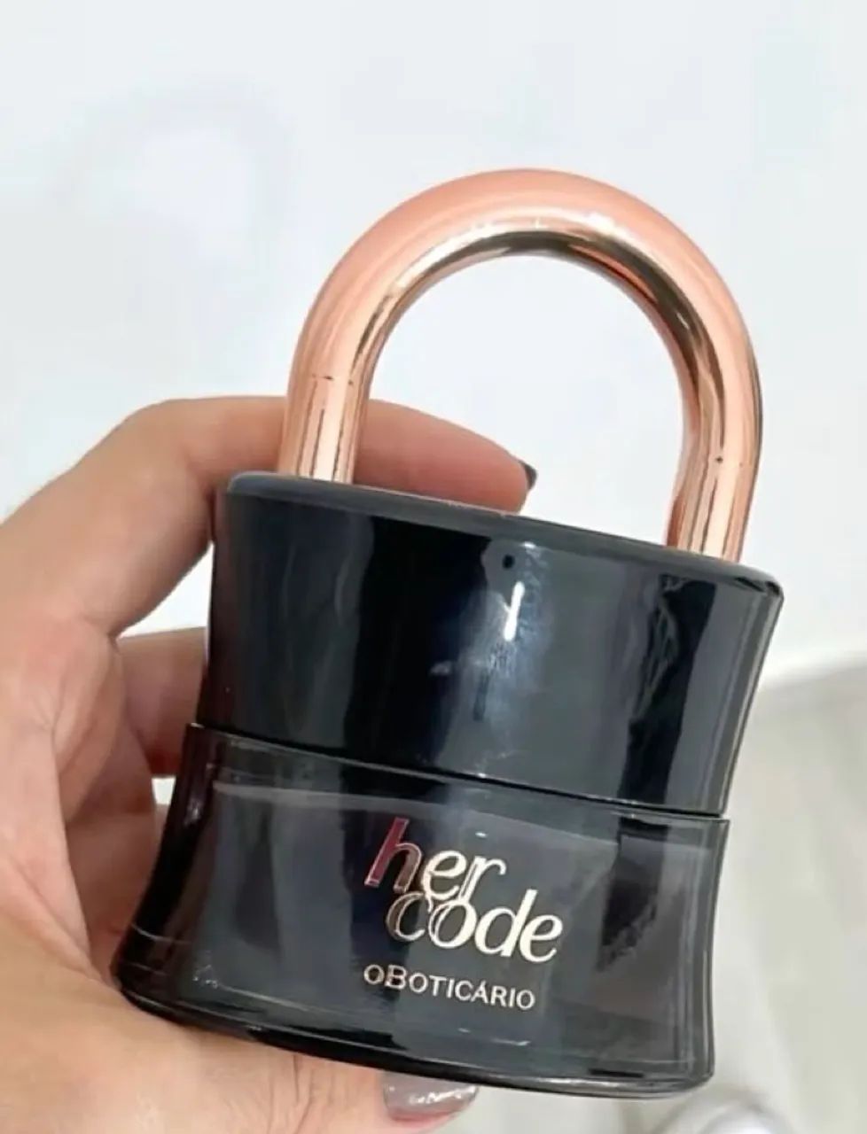 Vendo perfume e colar - Foto 2
