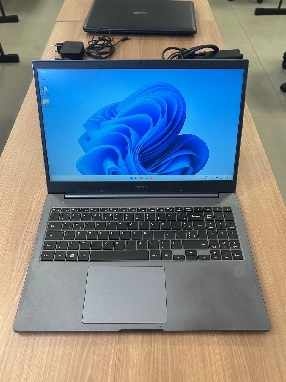 Notebook Samsung 15,6 - 1TB Windows 11 com Carregador original  - Foto 2