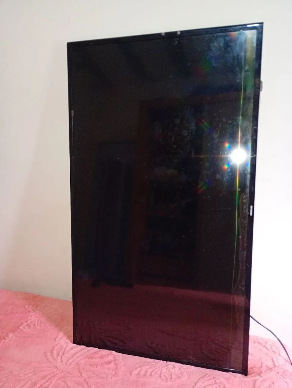 Desapegando tv Samsung 48 polegadas com problema na tela pôr apenas R$160.00 - Foto 3