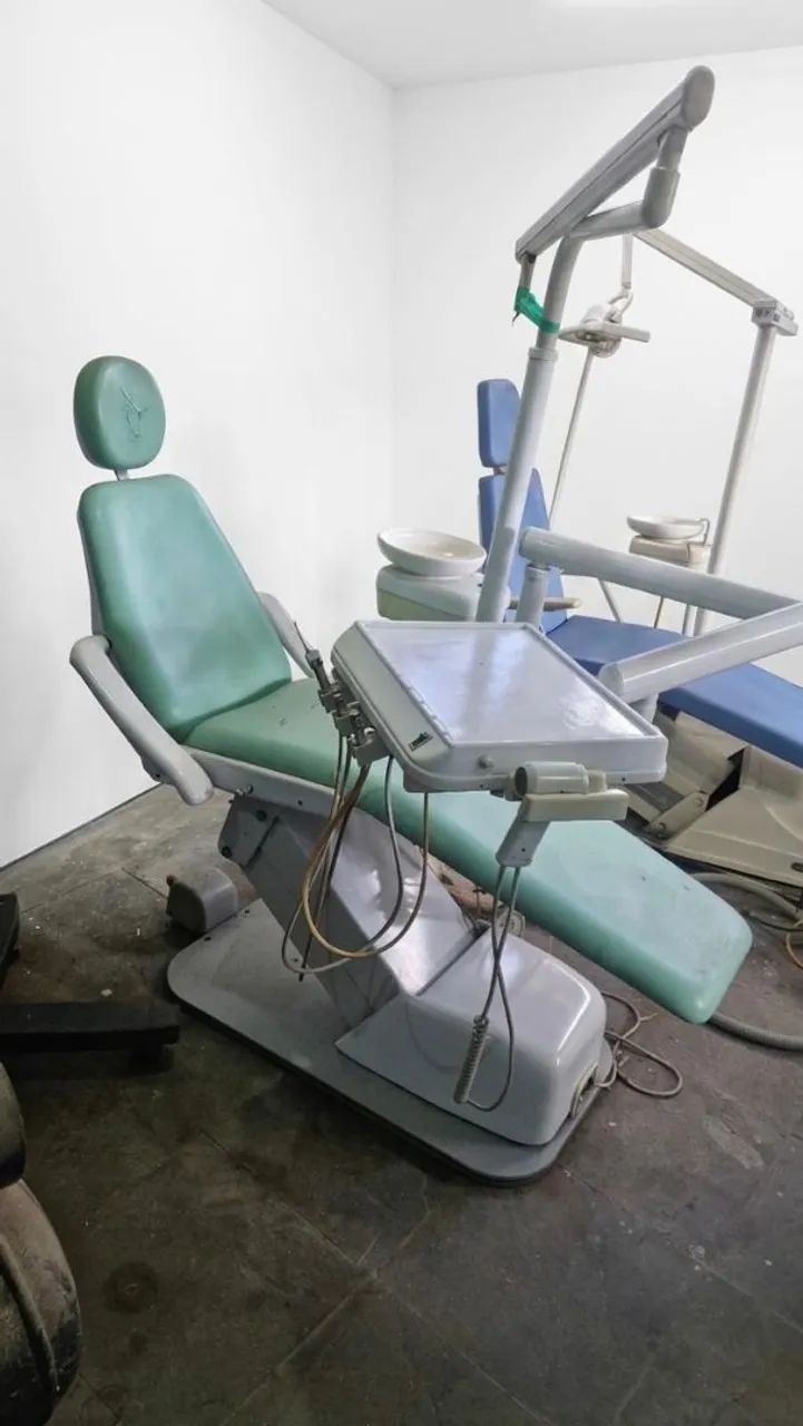 VENDO CADEIRA ODONTOLÓGICA COMPLETA - Foto 2