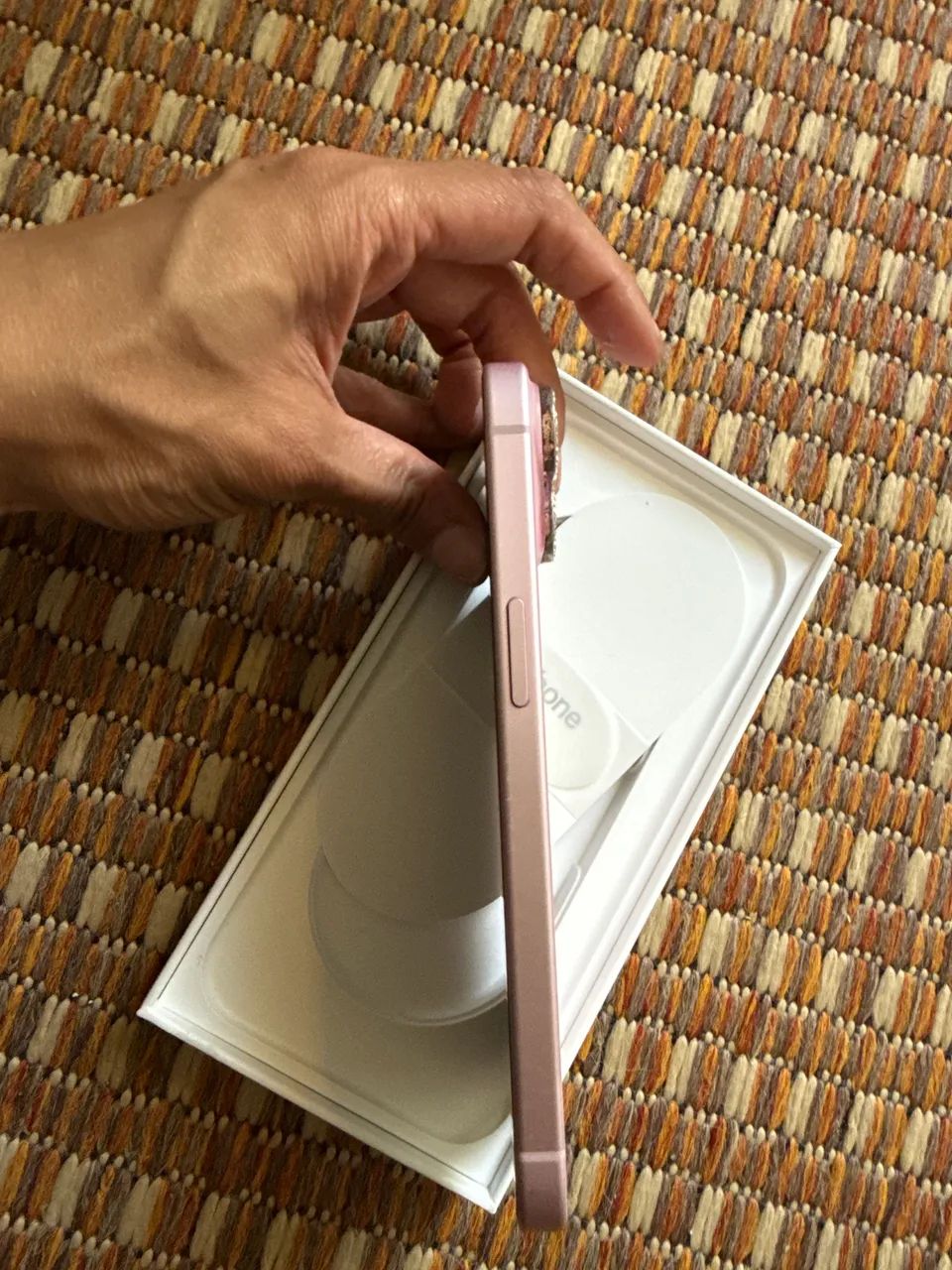 IPHONE 15 Rosé - original 2.000$ no pix  - Foto 3